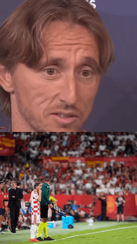  Luka Modric recibió una atronadora ovación del Pizjuán durante el España - Croacia.