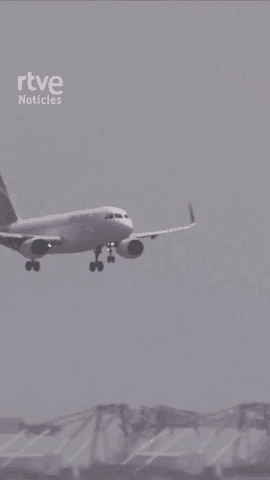 Lle� XIV ja �s a Barcelona.