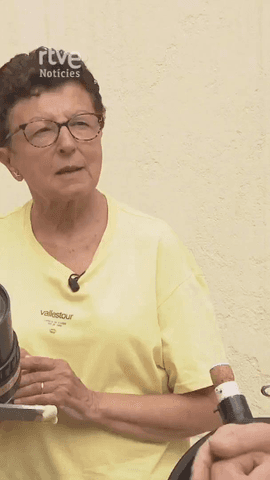  Fa més de 30 anys que la Carme i en Jaume recorren el món perseguint un mateix objectiu: veure com la lluna tapa el sol.