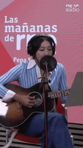  Annie B Sweet @annibsweetofficial nos enseña en @lasmananasrne a decir ‘Adiós con alegría’.