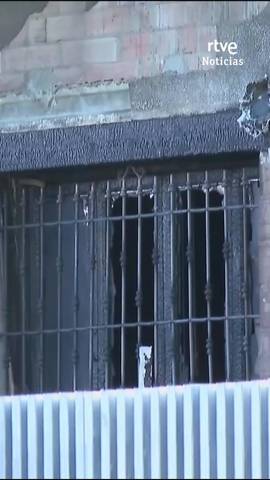 Mueren una mujer de 32 a�os y una ni�a de 9 en el incendio de un restaurante en Cedrillas, Teruel.