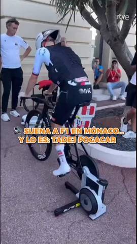  Va volando por las calles de Mónaco, se viste de rojo… y no, ni es un F1 ni es Ferrari.