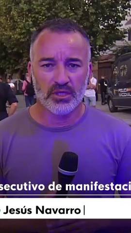 Cientos de personas han vuelto a salir este viernes a las calles de Ceuta para protestar por la gesti�n de la crisis migratoria tras la llegada de miles de migrantes desde el pasado 30 de julio.