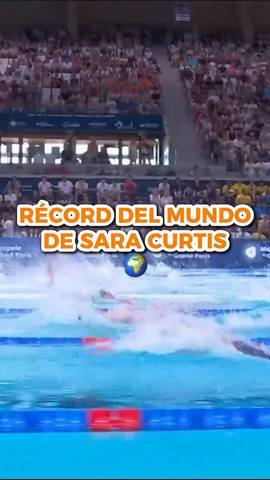  ¡Tenemos NUEVO RÉCORD DEL MUNDO de la italiana Sara Curtis en 26.63 en la semifinal de 50m espalda!