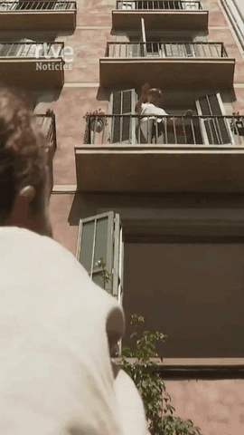  Per a moltes persones, l'estiu �s sin�nim de vacances i companyia.