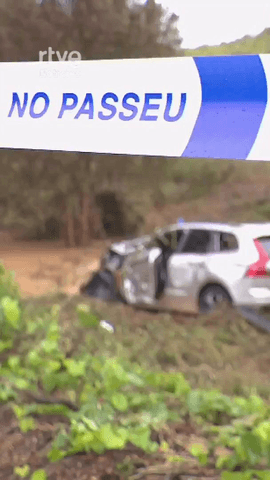  Troben mort el conductor desaparegut del vehicle arrodsegat per una riera de Begues, a Olivella.