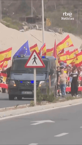  Son im�genes de las movilizaciones que se han vivido en Ceuta esta ma�ana.