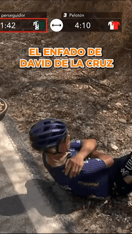 El enfado de David de la Cruz tras su caída en la etapa de hoy.