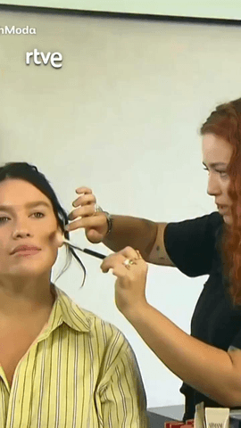 GRW (Arréglate con) la actriz @clarasans y la maquilladora @mariaverano.mk para ir al Festival de Cine de San Sebastián (@sansebastianfes)