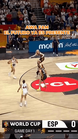 Triples, movimientos al poste bajo, tapones… Awa Fam puede hacer todo eso y mucho más.