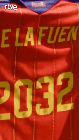   Luis de la Fuente seguir� al frente de la selecci�n espa�ol (@sefutbol) hasta 2032.