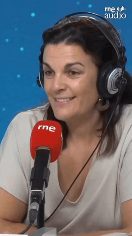  Nos viene a visitar a @lastardesderne nuestra veterinaria de cabecera, Pilar Orbegozo.