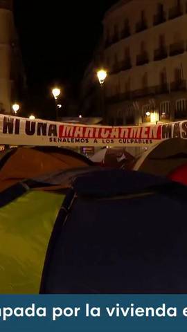 A lo largo del d�a de ayer pasaron n�meros personalidades del mundo de la cultura como Pedro Almod�var, Aitana S�nchez-Gij�n, Juan Diego Botto y tambi�n hubo numerosos conciertos #vivienda #pol�tica #espana #not�cias
