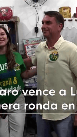 Fl�vio Bolsonaro vence se impone en la primera vuelta de las elecciones en Brasil.