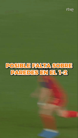 La @sefutbolfem reclamó una falta de Sophia Wilson sobre Irene Paredes en la jugada del 1-2 de Estados Unidos.