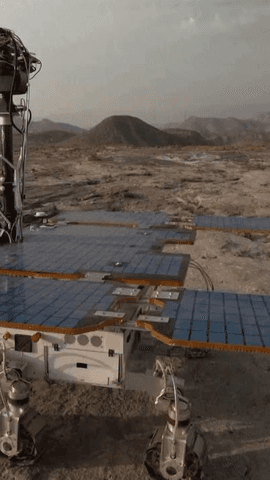 La Agencia Espacial Europea prueba en el desierto de Tabernas (Almer�a) el rover que preparar� la b�squeda de vida en Marte.