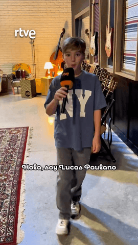 Si @lucaspaulanooficial le tuviese que decir “Cuore Bello (Te quiero, te quiero)” a un instrumento musical...