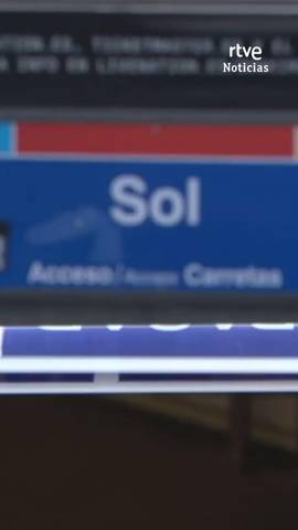 Ayuso cierra la estaci�n de Sol 