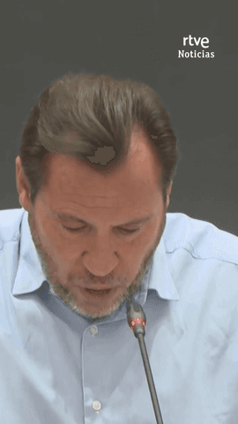 El ministro de Transportes, �scar Puente, descarta la dimisi�n e insiste en que todos los indicios apuntan a un fallo en el centro de control de Adif: 