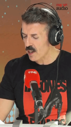  Pulsamos el bot�n de rebobinado para entrar en la secci�n de nostalgia pop de @lastardesderne.