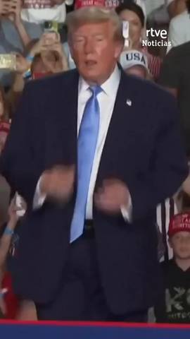 Donald Trump ofrece una recompensa de un mill�n de d�lares a qui�n denuncie irregularidades en las pr�ximas elecciones de medio mandato.