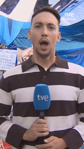 La acampada de Sol cumple un mes y supera as� la del 15 M,, que dur� 28 d�as, sin una fecha para su disoluci�n.