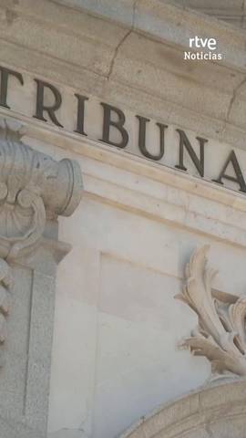 El magistrado de la Sala Penal del Tribunal Supremo, Pablo Llarena, ha acordado en un auto revalidar su decisi�n de dejar sin efecto las �rdenes nacionales de busca y captura y detenci�n del expresidente de la Generalitat catalana, Carles Puigdemont, y de los exconsellers Antoni Com�n y Lluis Puig