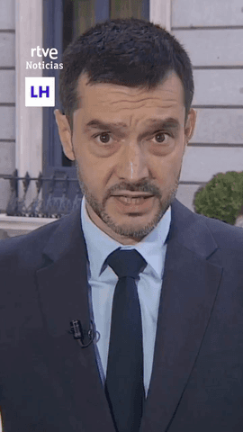 El ministro de Derechos Sociales, Pablo Bustinduy, ha asegurado en #LaHora2O, que los partidos que voten 'no' este viernes a los decretos de vivienda, se van a ver perjudicados a nivel social, pol�tico y electoral: 