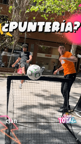 Clanerrr  Joan Freestyle sale a la calle con una portería ¿Cuántos goles conseguirán marcar? .