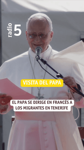 León XIV, en su intervención en el centro de acogida de Las Raíces, Tenerife, hablando en francés a los migrantes.