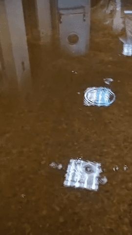  Una fuga de aguas residuales obliga a evacuar la planta de Oncología del Hospital Clínico de Valencia