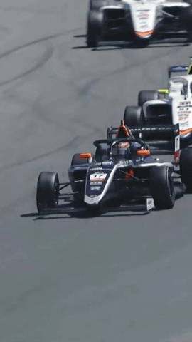  ¡Nacho Tuñón consigue su primera victoria en la F4 Spain!
