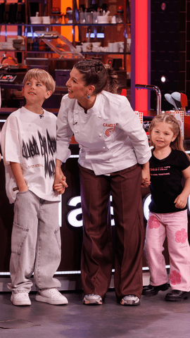 Uno de los momentos más increíbles de la final de #MasterChef 14 fue el encuentro de camillamchef14 con su familia 