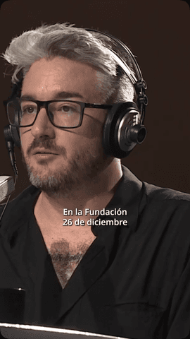 Escuchar a las generaciones mayores también es entender cómo cambia el lenguaje y cómo palabras como “travesti” fueron, para muchas personas, un lugar de comunidad y resistencia.