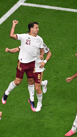 ¡¡El gol de Mikel Oyarzabal desde dentro!!