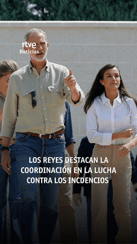  Los reyes han visitado a los evacuados en el polideportivo de Villamanta.