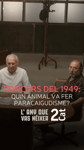  El locutor Justo Molinero i l'actor Toni Sevilla han d'encertar quin animal va fer paracaigudisme l'any que van n�ixer...
