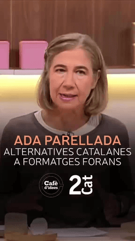  La cuinera Ada Parellada reivindica al #Caf�didees els formatges catalans i proposa canviar el xip davant la depend�ncia dels formatges forans que, segons explica, han colonitzat supermercats i neveres.