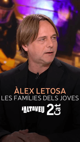  El psicòleg expert en educació @alexletosa analitza el paper de les famílies davant les conductes dels joves implicats en els aldarulls de Barcelona i reflexiona sobre la influència de les xarxes socials i la necessitat d'encaixar en un grup durant l'adolescència.