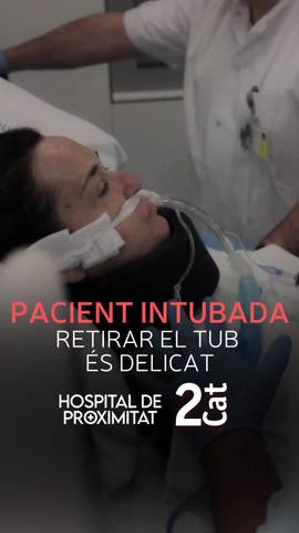  El moment de treure el tub en un pacient intubat �s clau: en aquest cas, la pacient ha de tenir el coll immobilitzat.