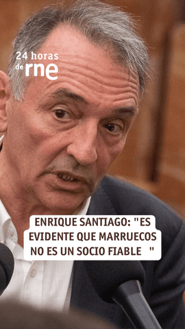 Enrique Santiago, portavoz parlamentario de IU, ha rechazado en el ‘24 Horas de RNE’ que la llegada de migrantes sea consecuencia de un “efecto llamada”, y ha calificado lo ocurrido de “ataque híbrido” contra España.