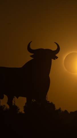 Todo el mundo hablando del eclipse, pero lo realmente extraordinario son los rincones de Espa�a desde donde se ha podido disfrutar.