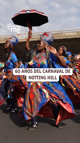 Dos millones de personas se reúnen en estos días en Notting Hill, en el oeste de Londres, en la fiesta callejera más grande de Europa.