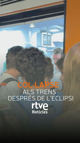  Cues quilom�triques i estacions plenes de gom a gom despr�s de veure l'eclipsi des del sud.