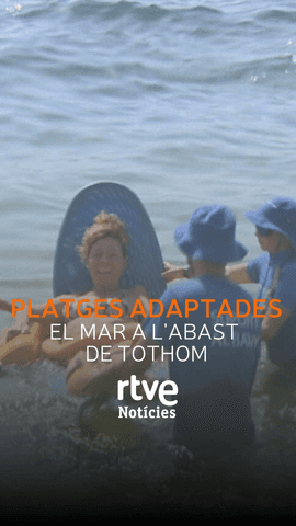  Per a la Montse Font, tornar a la platja despr�s d'anys sense fer-ho ha estat possible gr�cies al servei de platges adaptades de Barcelona.