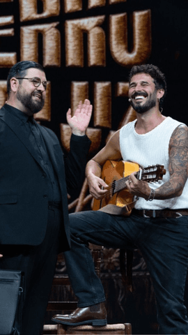 Manu Sánchez pone a Antoñito Molina ante una elección complicada: ¿un Grammy o ganar el Falla?