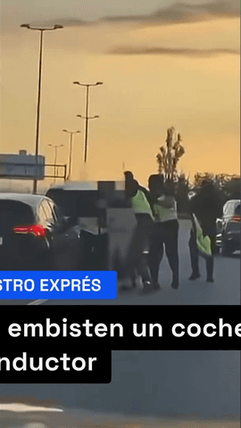  Cinco hombres disfrazados de policías embisten un coche y se llevan al conductor en la AP-7.