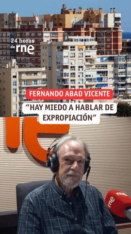 En el '24 Horas RNE' de Lara Hermoso hablamos con Fernando Abad Vicente, arquitecto, urbanista y autor de 'De Barcelona World a Elysium City', sobre vivienda y pelotazos urban�sticos.