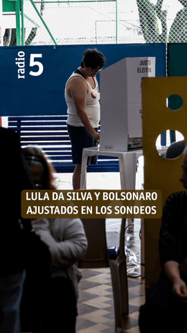 En Brasil mucho movimiento en los colegios electorales con sondeos ajustados entre Lula da Silva y Bolsonaro