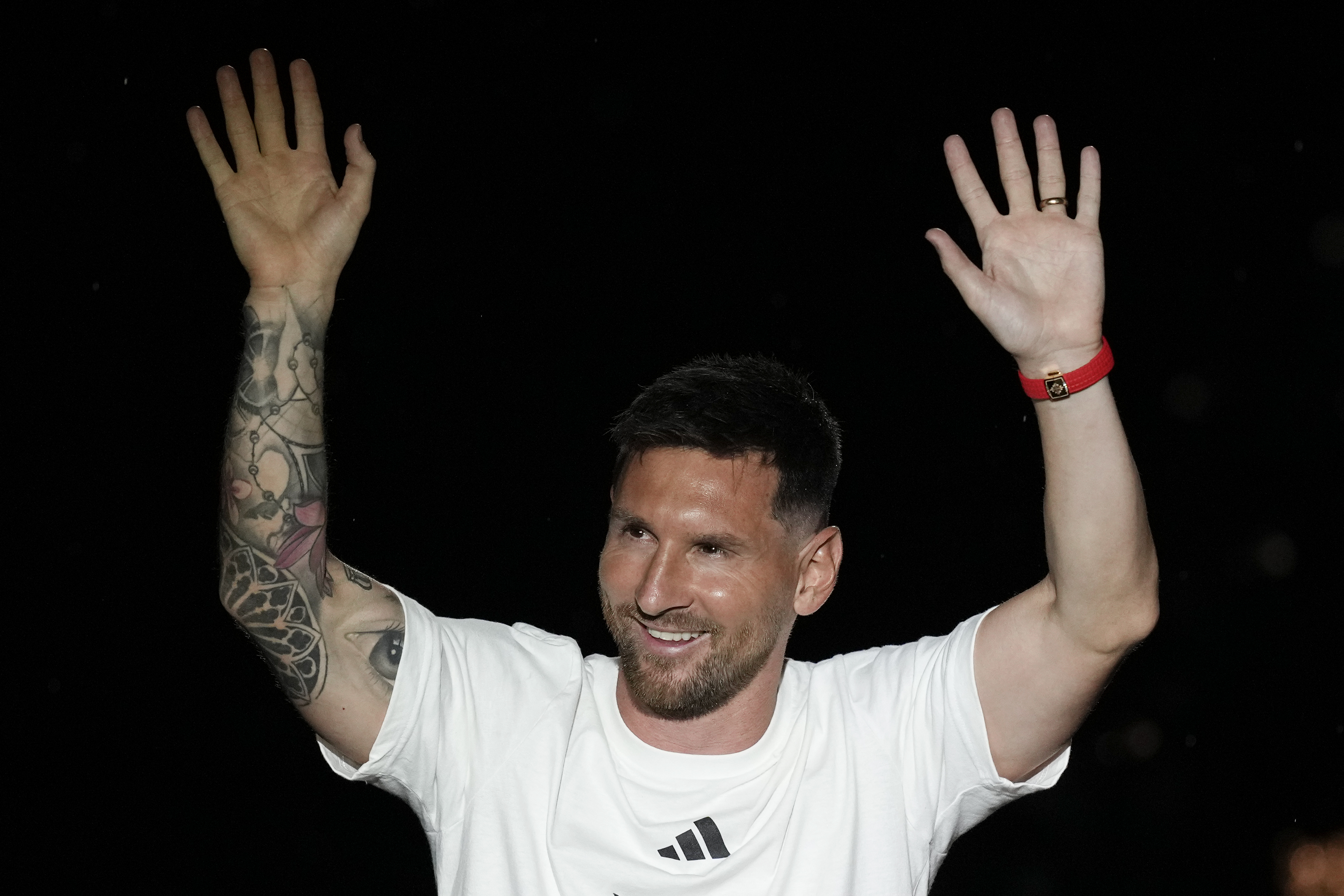 Messi all smiles in first Inter Miami training session